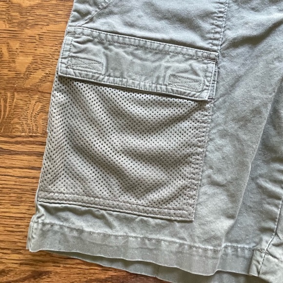 Columbia half moon bay olive/khakish shorts- size Small- - Picture 6 of 8